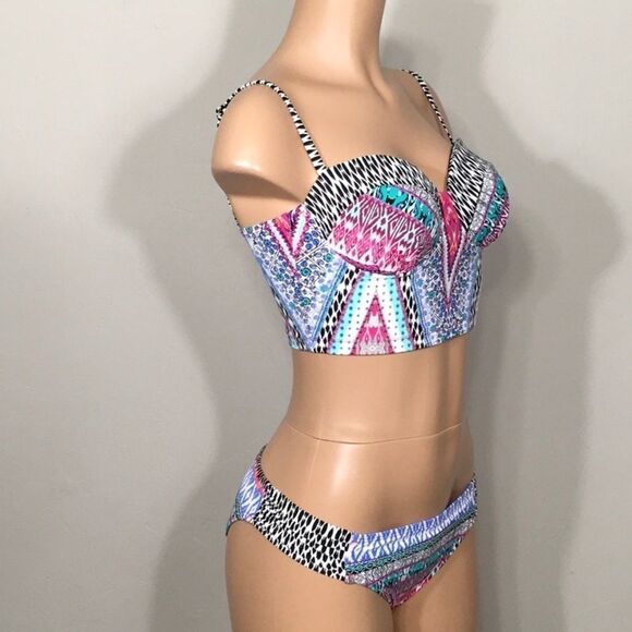 New. Kenneth Cole bikini set. - Picture 3 of 14